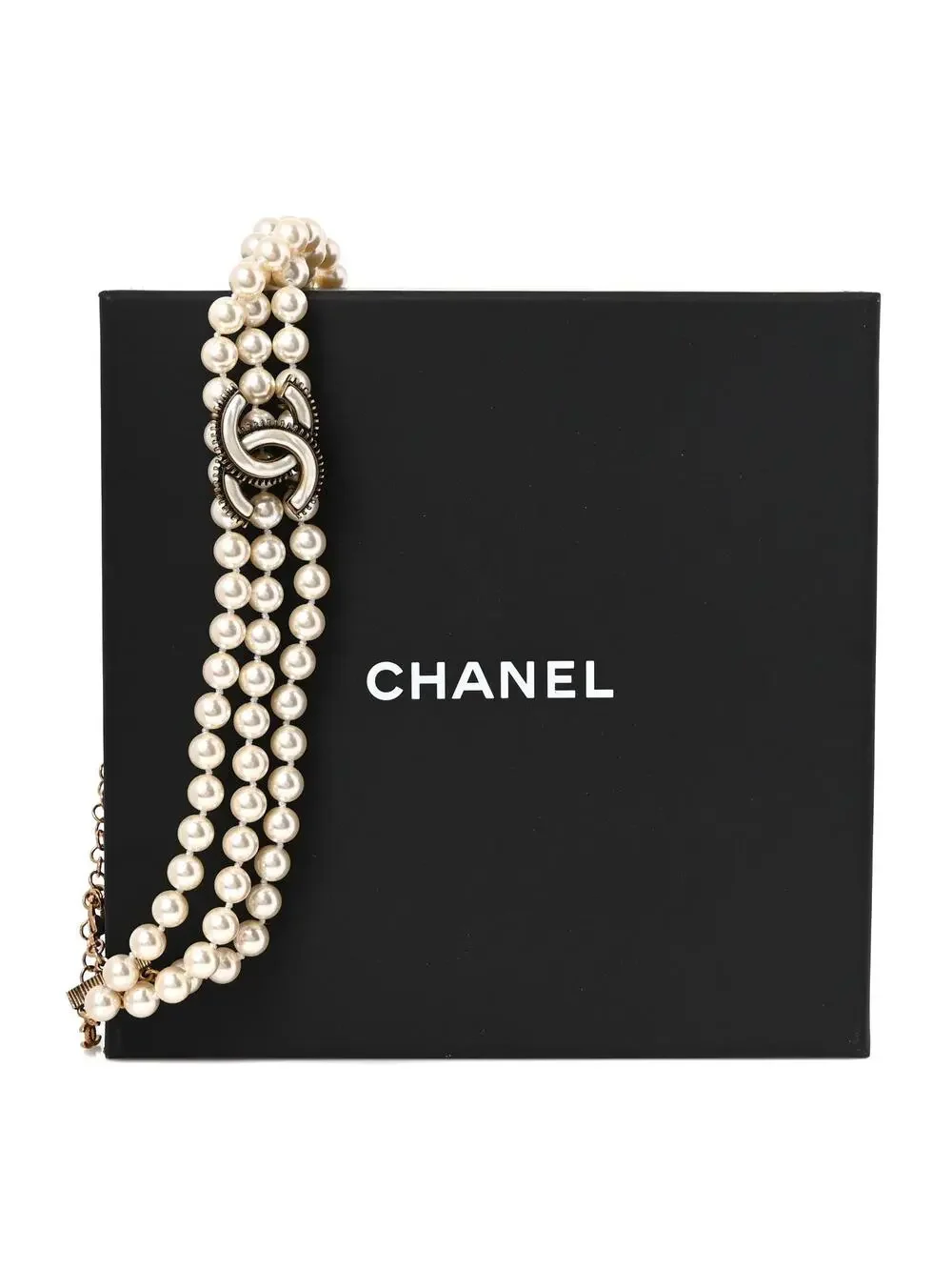 CHANEL elevate your